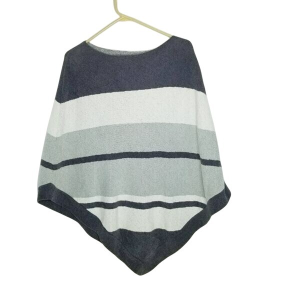 Barefoot Dreams Poncho NWOT Grey Striped beachy Pull Over cozychic ONE SIZE‎ - Picture 1 of 9